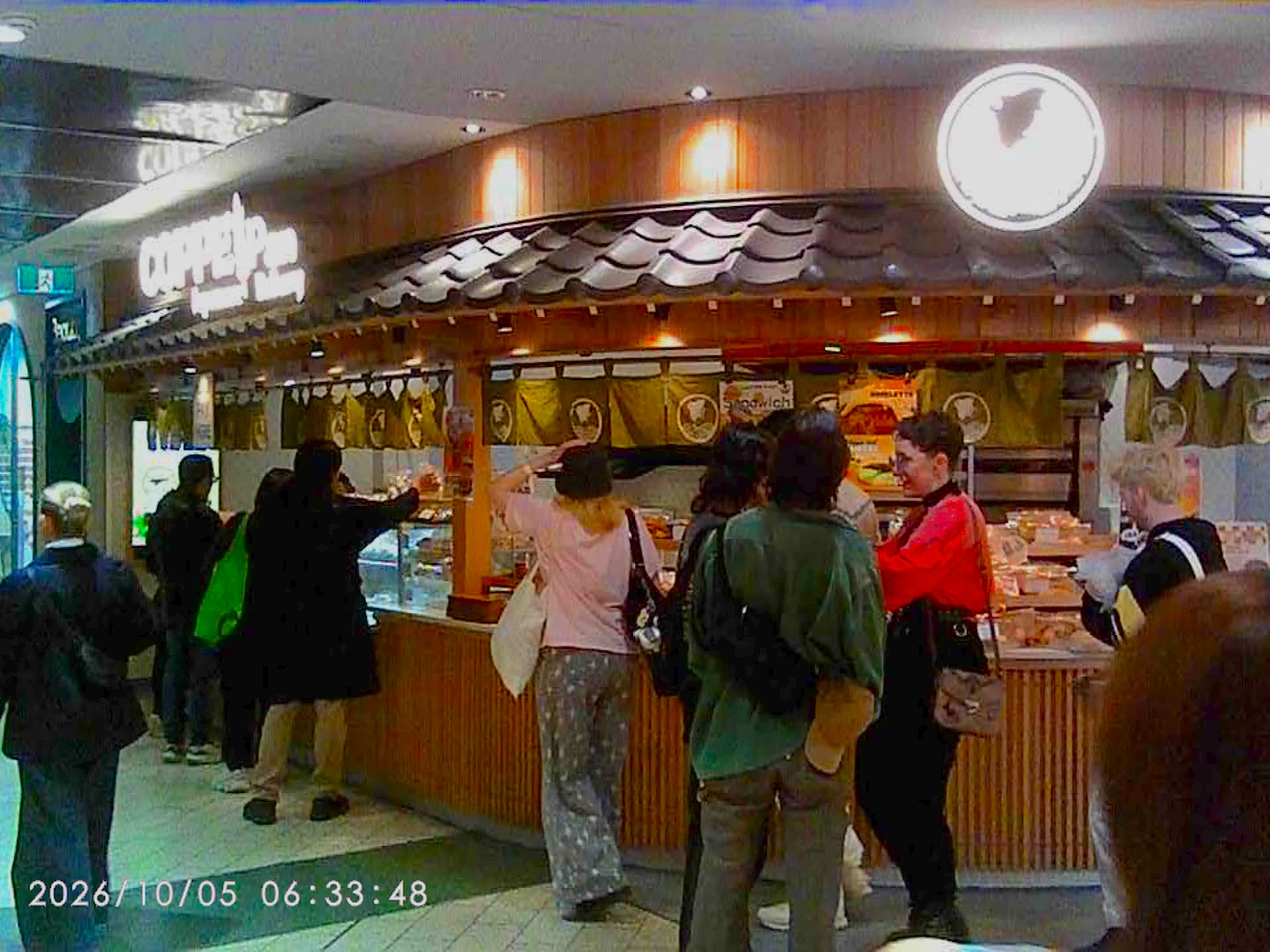 Lowres picture of some friends grabbing food